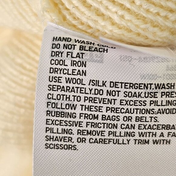 UNIQLO Oversize Sweater Cream V Neck Wool Blend Cable Knit Womens Size Small - Picture 9 of 9